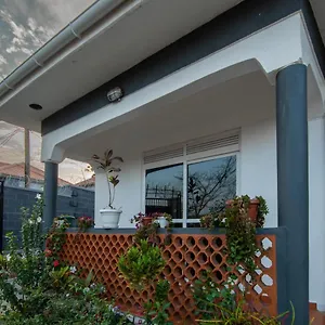  Villa Oasis Homes Kulambiro